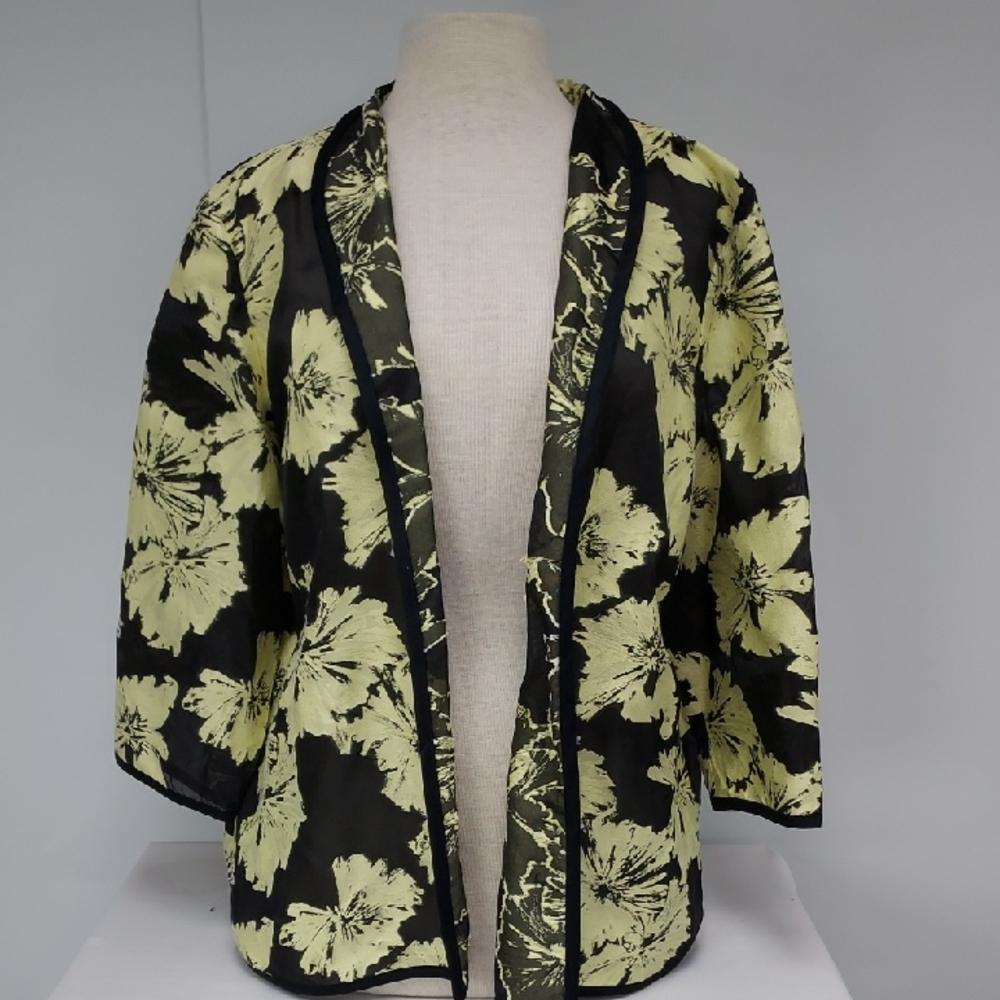 Ming Wang Heritage Fit Black and Yellow Floral Open Front 3/4 Sleeve Blazer. NWT